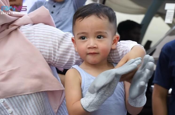 Momen Raffi Ahmad Potong Sapi Kurban (YouTube Rans Entertainment)