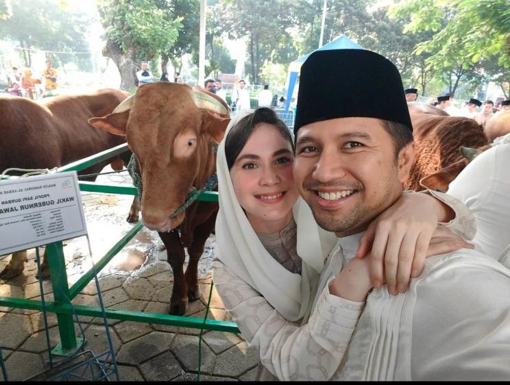 Seleb Menyembelih Sapi di Idul Adha 2023(Instagram/@arumibachsin_94)