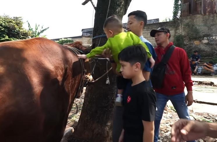 Momen Raffi Ahmad Potong Sapi Kurban (YouTube Rans Entertainment)