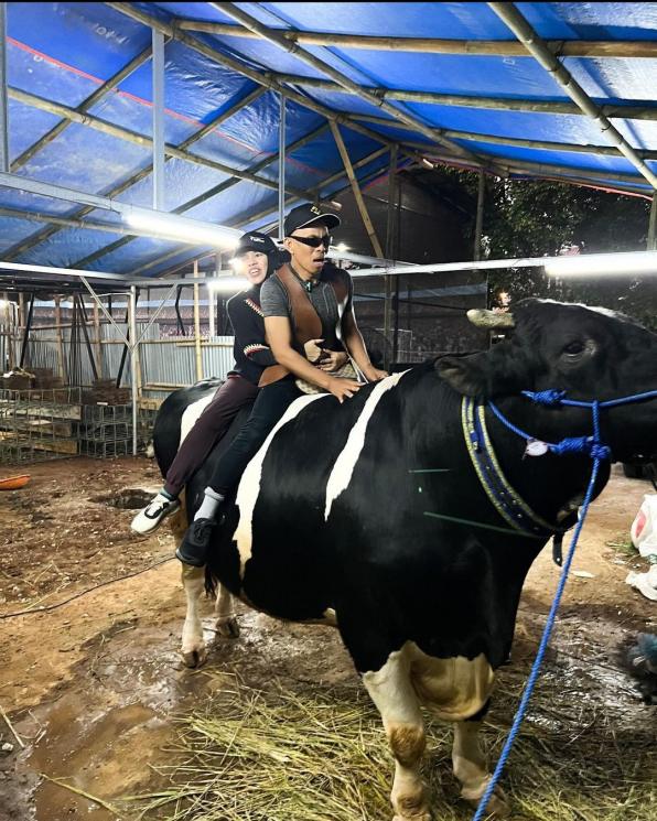 Seleb Menyembelih Sapi di Idul Adha 2023(Instagram/@genifaruk)