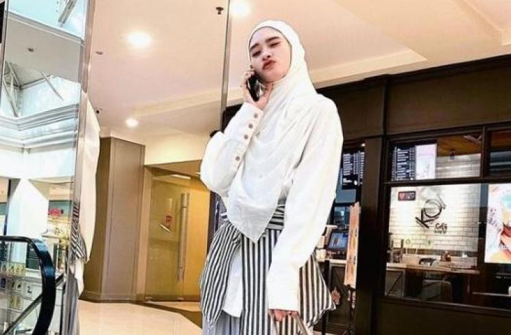 Kontroversi Inara Rusli. (Instagram/mommy_starla)
