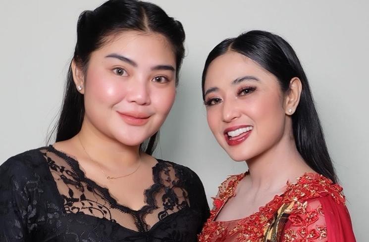 Rosa Meldianti dan Dewi Perssik (instagram/dewiperssik9)