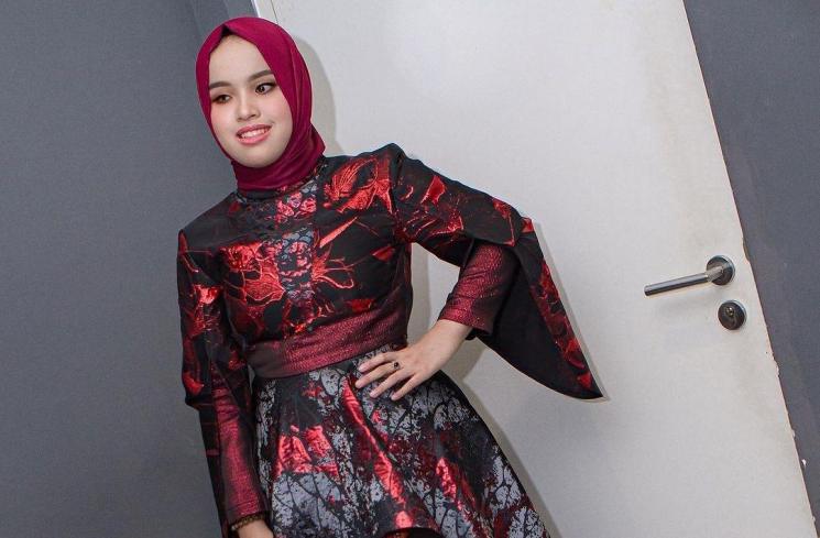 Gaya Seleb di Silet Award 2023. (Instagram/@arianinismaputri) 