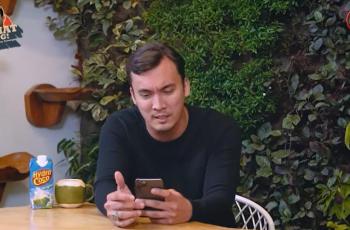 Inisial di Cincin Rendy Kjaernet saat ke Podcast Denny Sumargo Digunjing Pencitraan: Bikin Sakit Banget
