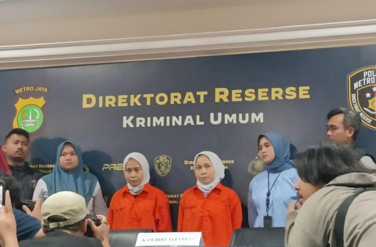 Rihana dan Rihani, tersangka penipuan jual beli handphone. (MataMata.com/Rena Pangesti)