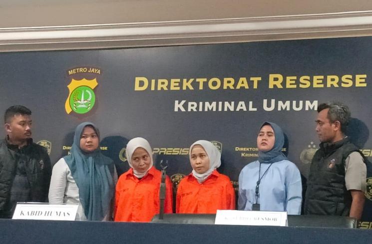 Rihana dan Rihani, tersangka penipuan jual beli handphone. (MataMata.com/Rena Pangesti)