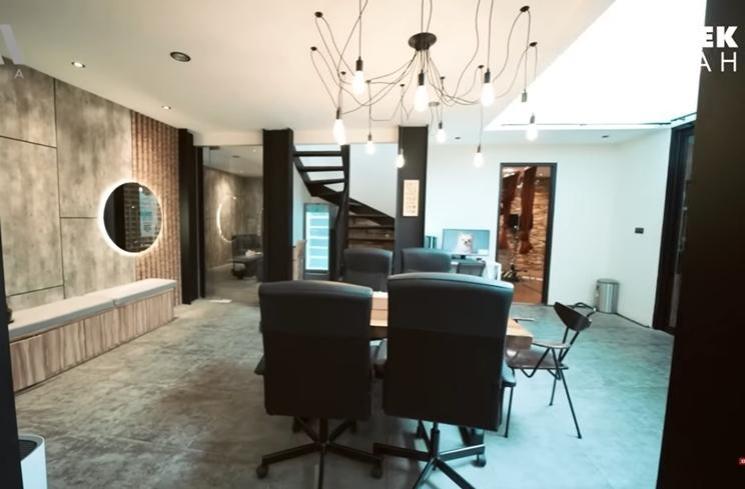 Studio Deddy Corbuzier Senilai Rp50 Miliar (YouTube/AH)