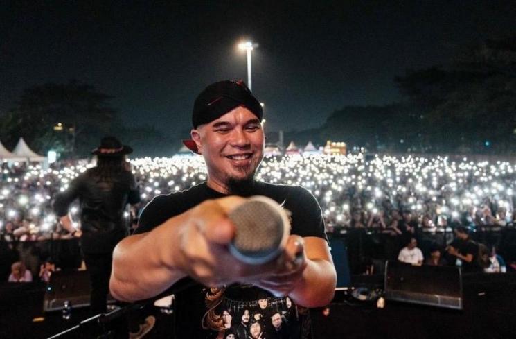 Artis Indonesia Ganti Nama. (Instagram/ahmaddhaniofficial)