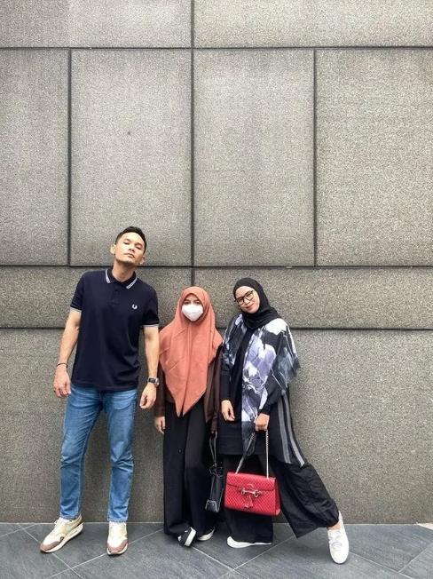 Potret Keluarga Ben Kasyafani Liburan di Australia. (Instagram/nesyanabila)