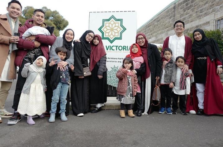 Potret Keluarga Ben Kasyafani Liburan di Australia. (Instagram/nesyanabila)