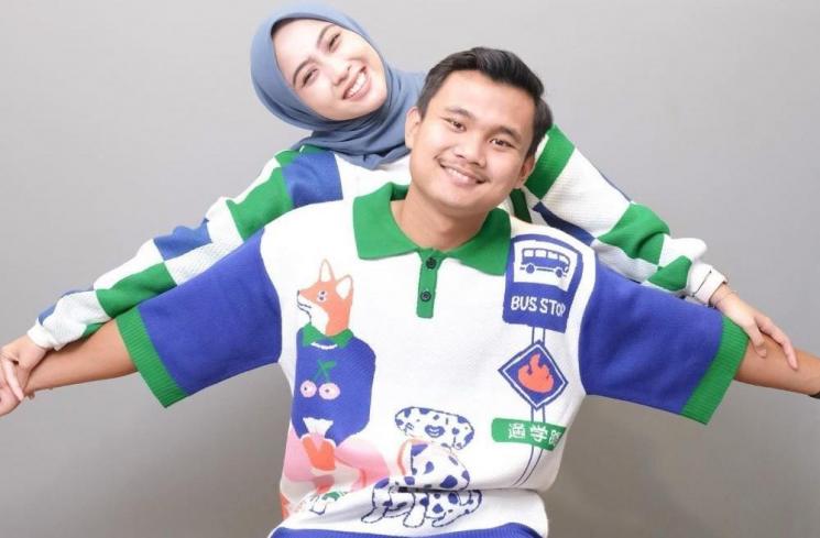 Potret Romantis Pemain Timnas Indonesia dan Pasangannya. (Instagram/@komangteguh4) 