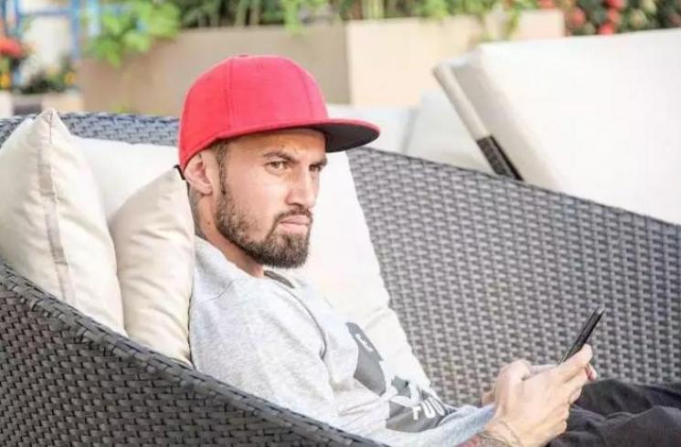 Atlet Bola Indonesia Jadi Bintang Iklan, (Instagram/stefanolilipaly)