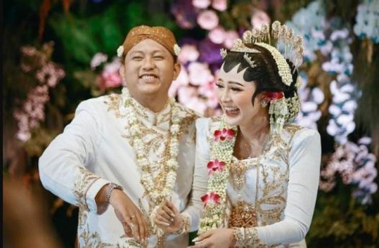 Potret Akad Nikah Denny Caknan dan Bella Bonita.