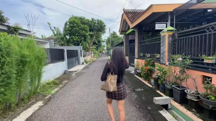 Rumah Bella Bonita di Kampung (YouTube/Bella Bonita)