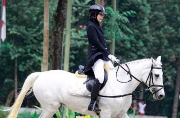 9 Potret Shireen Sungkar Ikut Lomba Berkuda Perdana, Langsung Dapat Juara