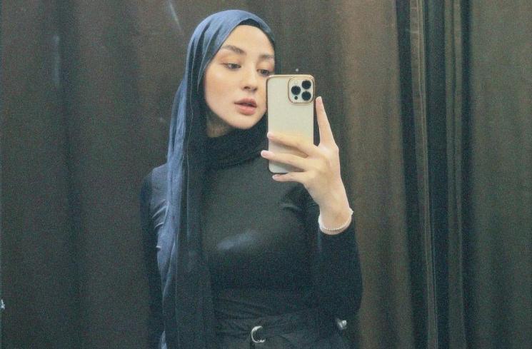 Inspirasi OOTD Serba Hitam Ala Margin Wieheerm (Instagram/marginw) 