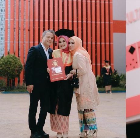 Potret Zhadela Putri. (Instagram/zhadela)