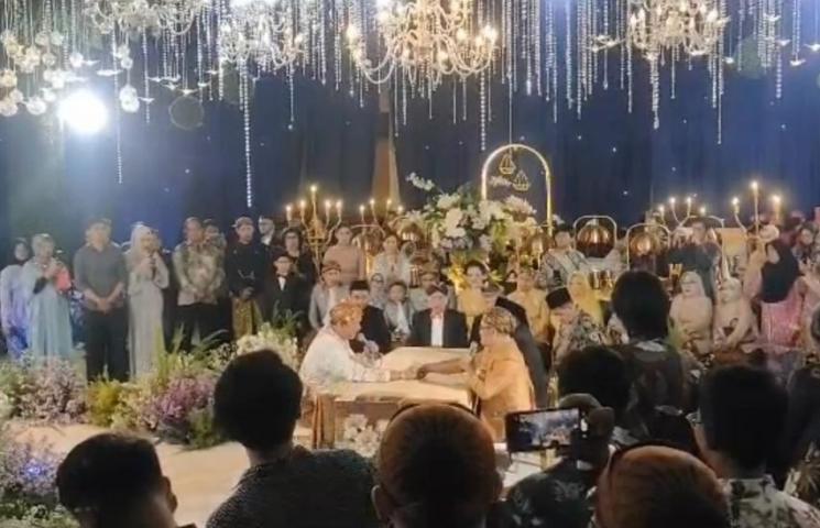 Potret Akad Nikah Denny Caknan dan Bella Bonita.