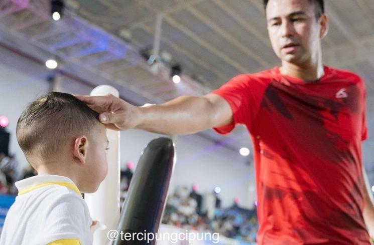 Potret Rayyanza dukung Raffi Ahmad di Turnamen Olahraga Selebriti (Instagram/@tercipungcipung)