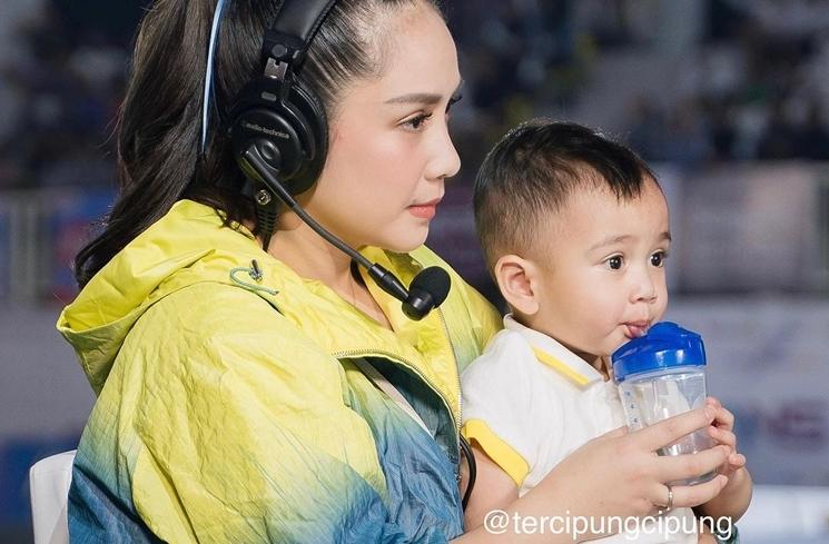 Potret Rayyanza dukung Raffi Ahmad di Turnamen Olahraga Selebriti (Instagram/@tercipungcipung)