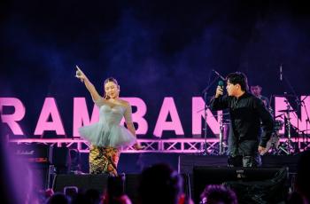 Tiara Andini Feat Arsy Widianto Sukses Ciptakan Ribuan Bintang di Prambanan Jazz 2023