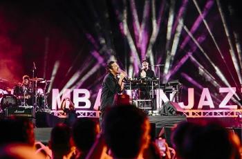 Pesona Ello dan Virzha Bersama Dewa 19 Bikin Panas Hari Ketiga Prambanan Jazz 2023