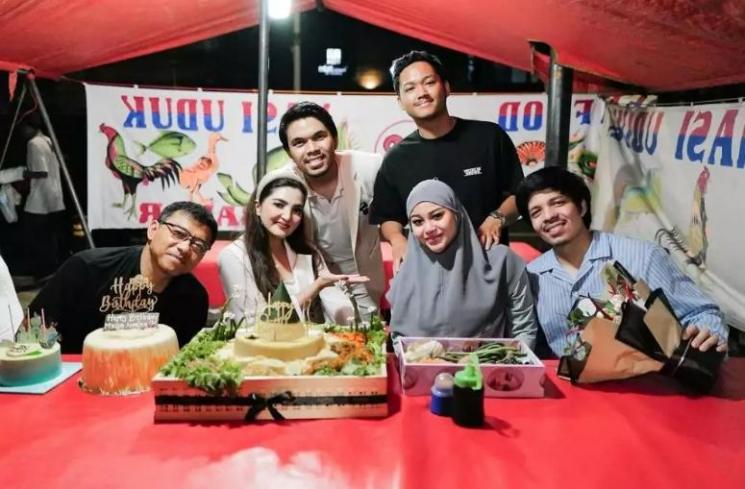 Potret Ultah Aurel Hermansyah. (Instagram/attahalilintar)