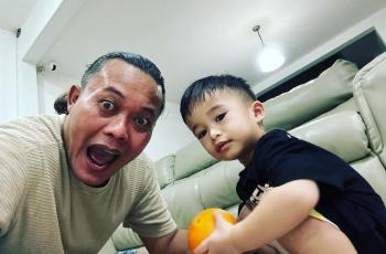 Unggah Momen Adzam Panggil Ayah saat Video Call, Sule Girang: Masih Inget Ayah yang Ke Rumah