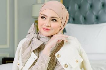 Sempat Tangisi Keputusan Lepas Hijab, Umi Pipik Jelaskan Agama Nathalie Holscher