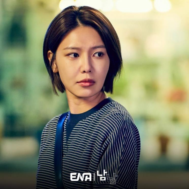 Pesona Sooyoung SNSD di Not Others (Instagram/@channel.ena.d)