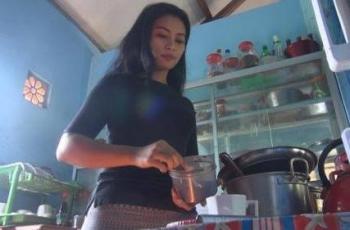 10 Potret Rumah Sederhana Artis Setelah Tak Lagi Syuting, Ada yang Pulang Kampung dan Bertani