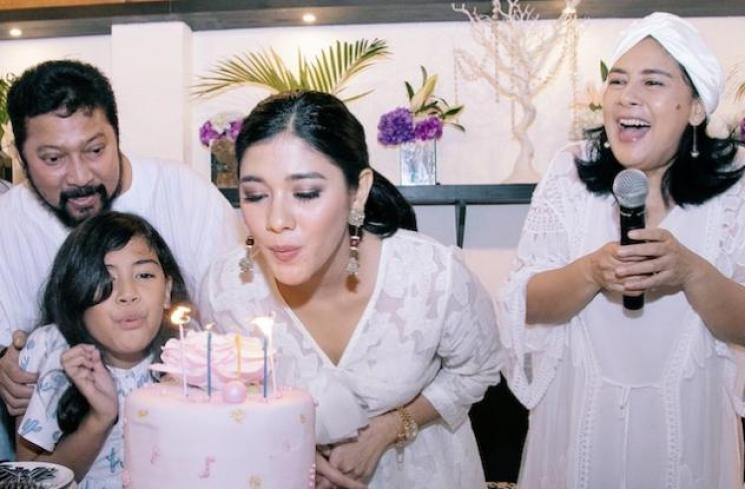 Mantan Pasangan Artis Rayakan Ultah Anak. (Instagram/naymirdad)