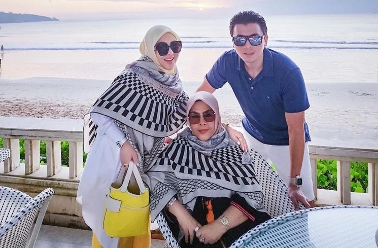 Potret Liburan Keluarga Syahrini di Bali (Instagram/@princessyahrini)