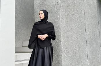 Biasa Tampil Seksi, Potret Aura Kasih Berhijab Curi Atensi: Imam Mana Imam?