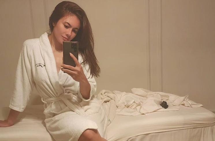 Mirror Selfie Wulan Guritno (Instagram/@wulanguritno)