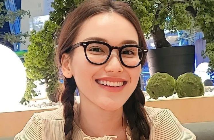 Artis Berseteru dengan Dewi Perssik (Instagram/@ayutingting92)