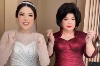 Potret Ibu Tina Toon Diajak Joget Bareng Bikin Salfok; Mama Lebih Bolo Bolo Nggak Tuh