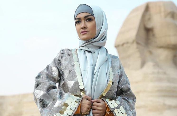 Artis Berseteru dengan Dewi Perssik (Instagram/@juliaperrezz)