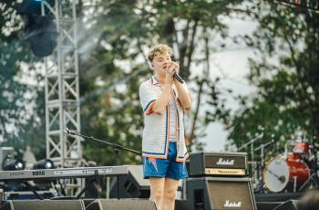 Jingkrak-Jingkrak Hingga Jahili Penonton, Connor Maynard Tampil Memukau di Prambanan Jazz 2023