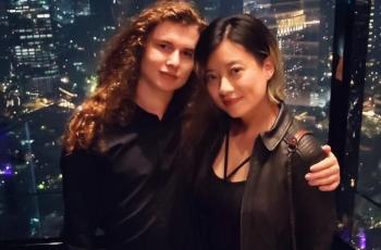 8 Potret Mesra Leony Trio Kwek Kwek dan Pacar Bule, Sempat Nonton HITC Jakarta