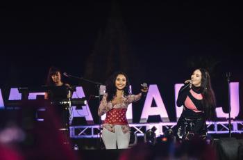 Pernah Live Instagram Bareng, Duet Faozia dan Novia Bachmid Bikin Penonton Menjerit di Prambanan Jazz 2023