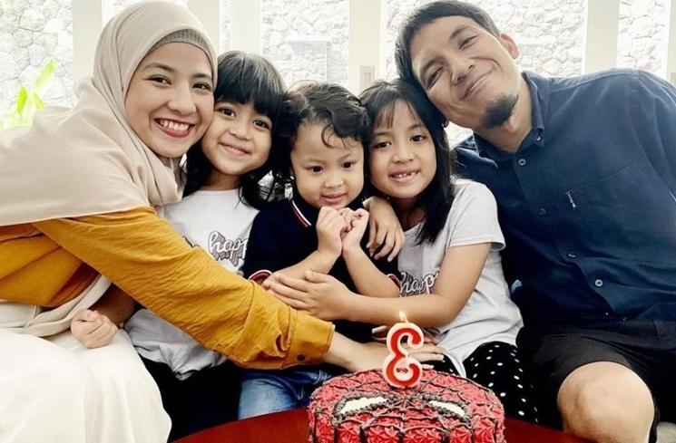 Artis Kasih Nafkah Anak Fantastis usai Cerai (instagram/@desta80s)