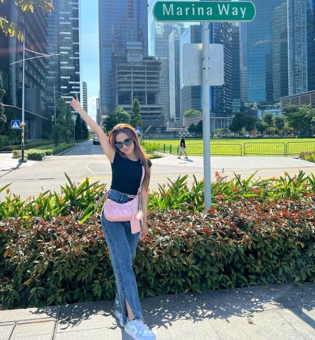 Mayang liburan di Singapura (instagram)