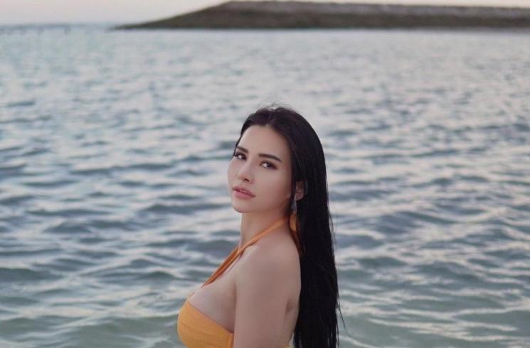 Potret Seksi Artis Pakai Swimsuit(Instagram/@maria_vaniaa) 