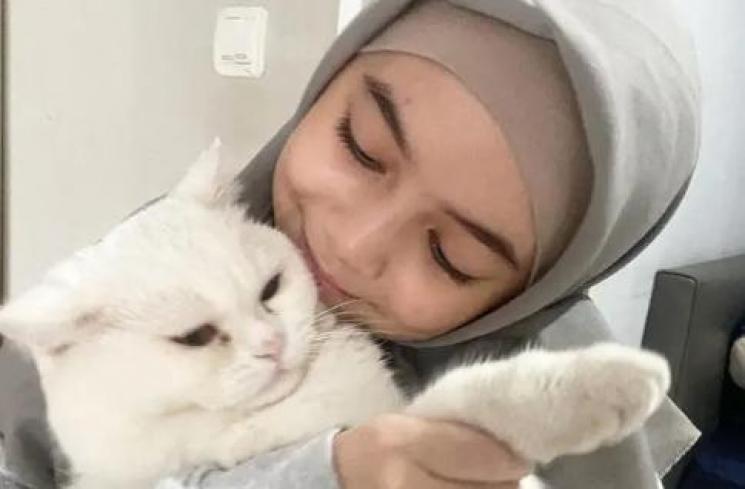 Potret Sienna Anak Marshanda Berhijab. (Instagram/benkasyafani)