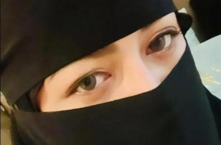 Potret Ratu Rizky Nabila Pakai cadar. (Instagram/raturn)