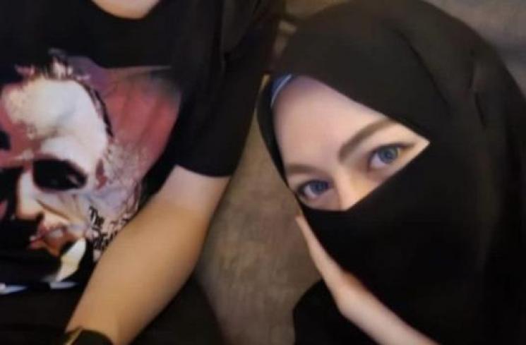 Potret Ratu Rizky Nabila Pakai cadar. (Instagram/raturn)