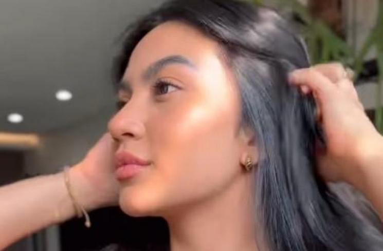 Potret Ariel Tatum pamer rambut baru. (Instagram/@arieltatum)