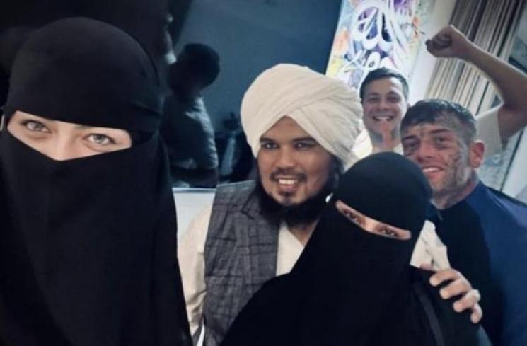 Potret Ratu Rizky Nabila Pakai cadar. (Instagram/raturn)