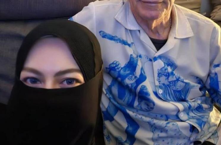 Potret Ratu Rizky Nabila Pakai cadar. (Instagram/raturn)